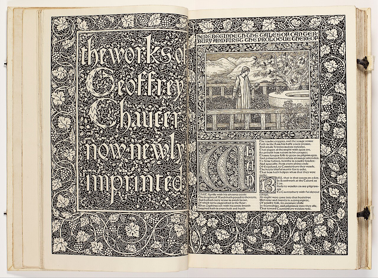 Duas páginas do Kelmscott Chaucer com ornamentos florais, capitulares e ilustração.